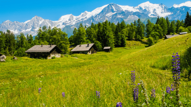 When to hike TMB